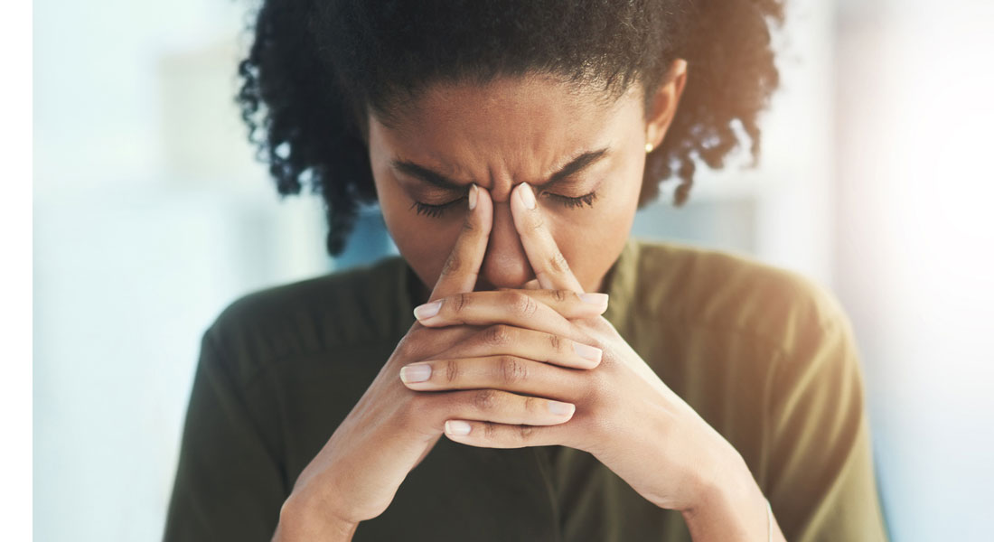 Sintomas do silêncio: quando a sobrecarga emocional começa a aparecer no corpo